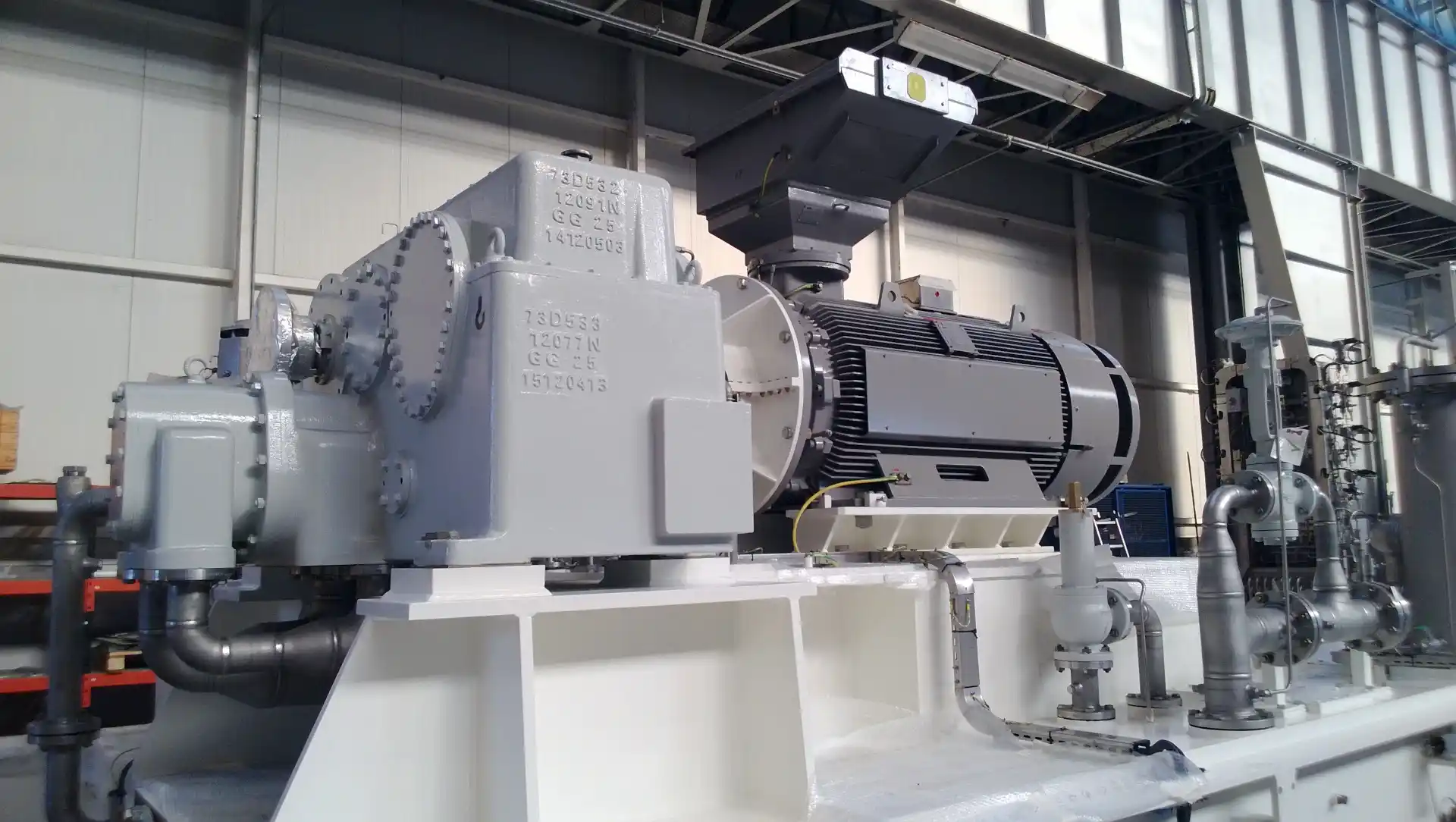 LAZ - ITALY Prace montażowe przy pomocy skidów