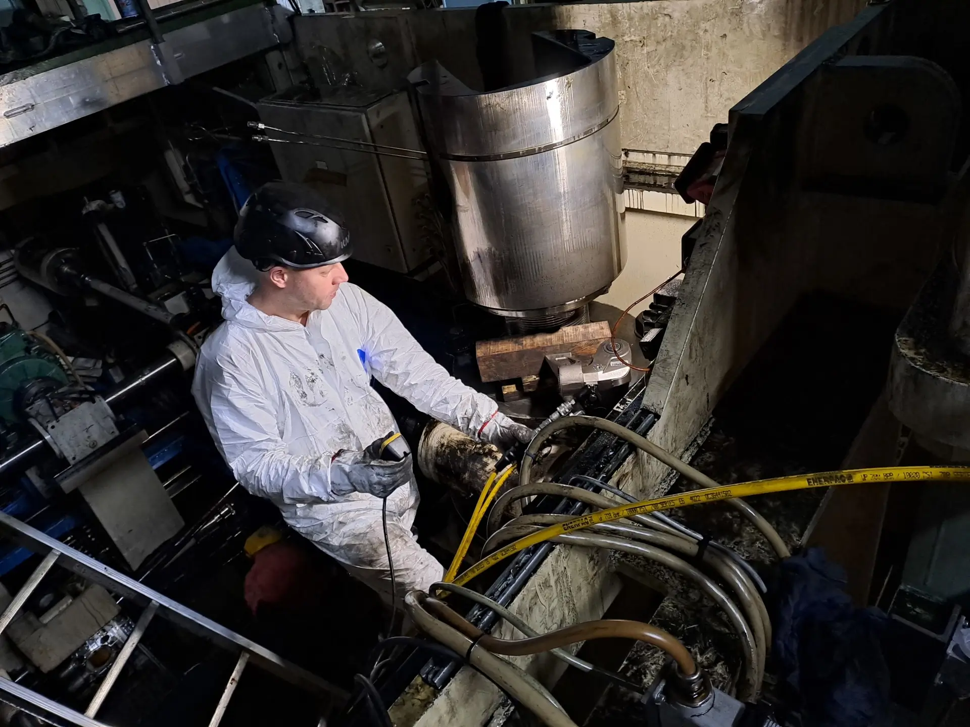 Naprawa układu przeciążenia prasy Rovetta 2000T