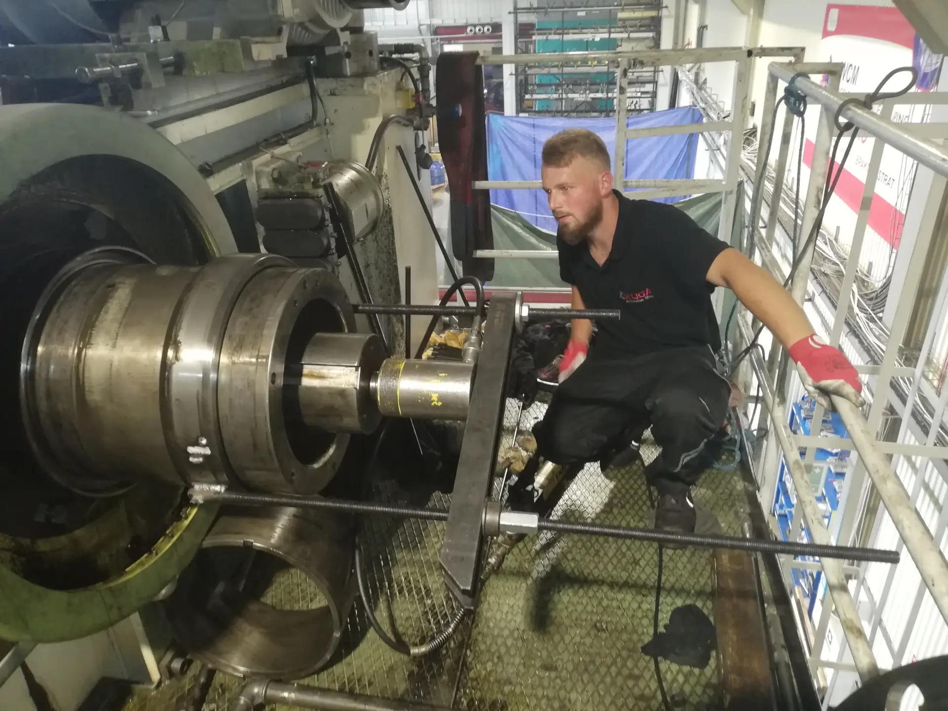 Demontaż koła zamachowego prasy SCHULER 500T