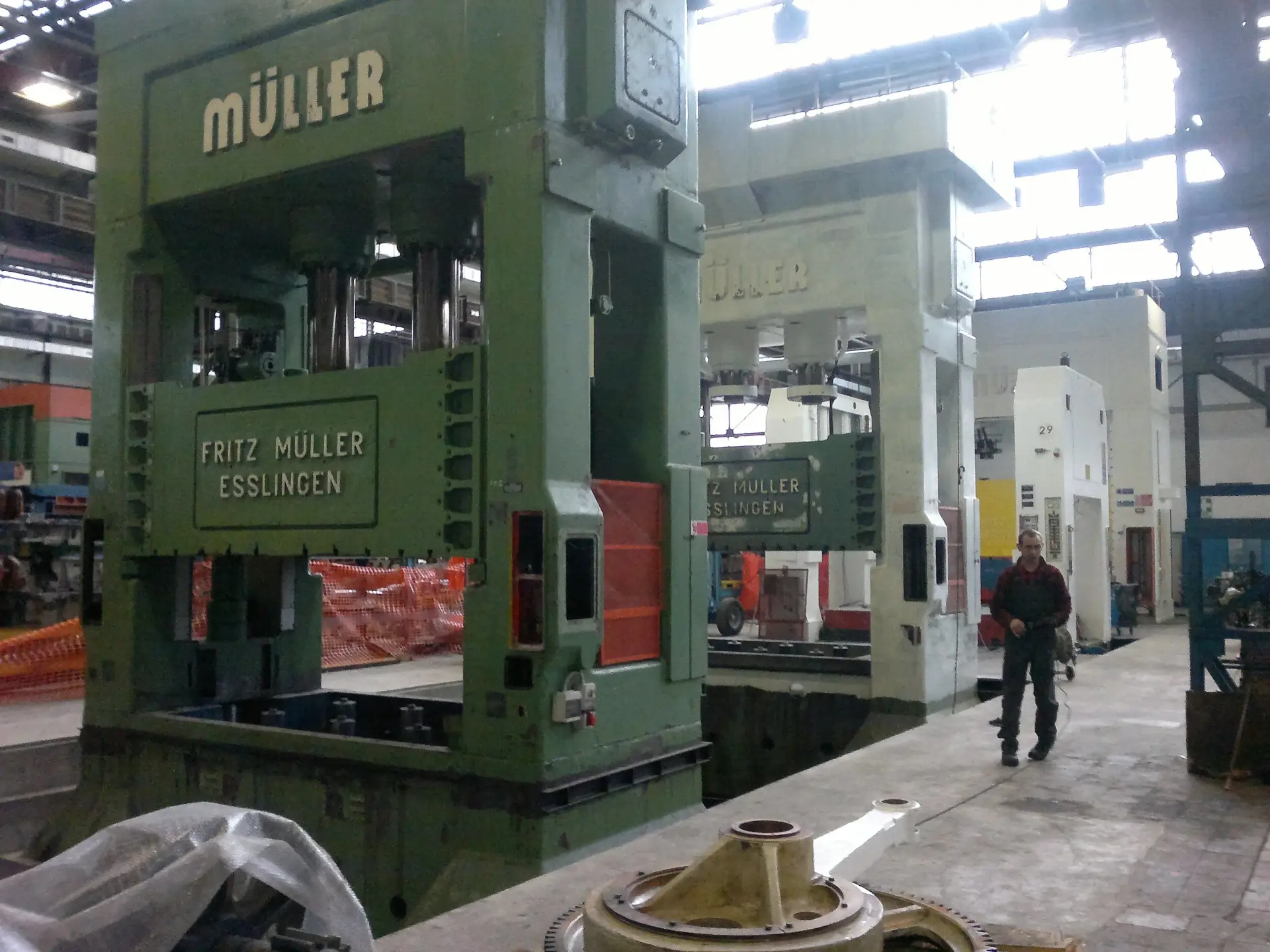 Instalacja lini pras hydraulicznych MULLER